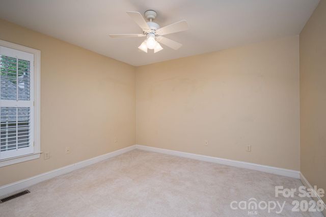 116 28th Avenue NW, Hickory, NC 28601