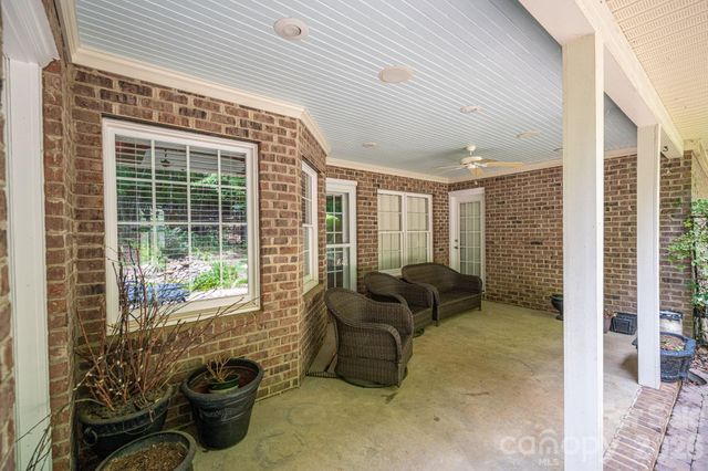 116 28th Avenue NW, Hickory, NC 28601