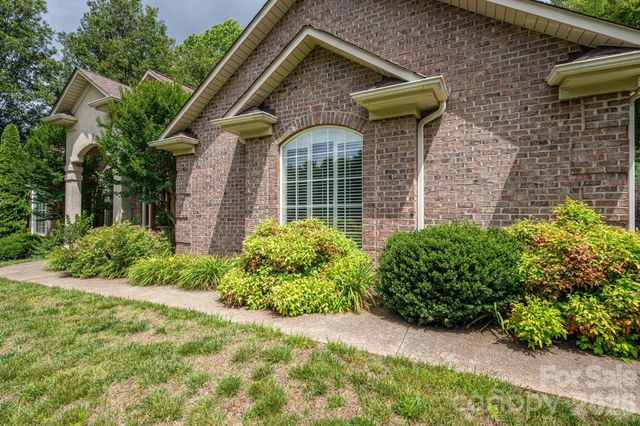 116 28th Avenue NW, Hickory, NC 28601