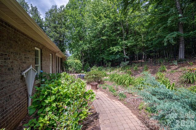 116 28th Avenue NW, Hickory, NC 28601