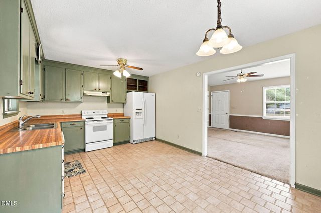 3805 Manor Drive, Clayton, NC 27520