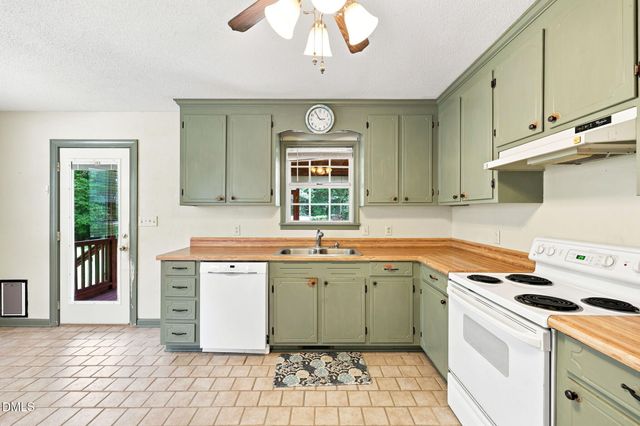 3805 Manor Drive, Clayton, NC 27520