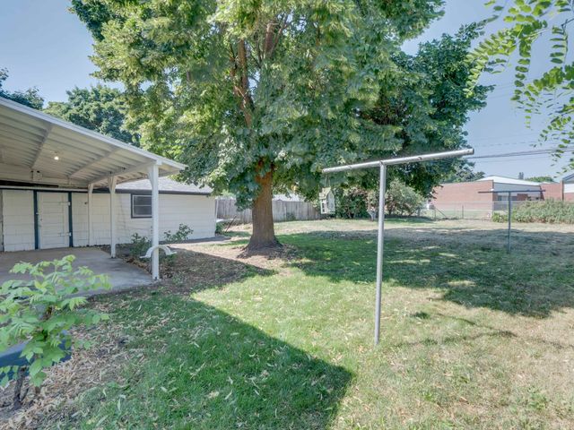 310 N 6th St, Cheney, WA 99004