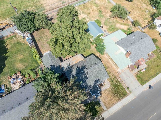 310 N 6th St, Cheney, WA 99004