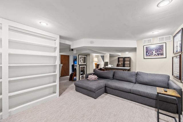 428 Henry Clay Boulevard, Lexington, KY 40502