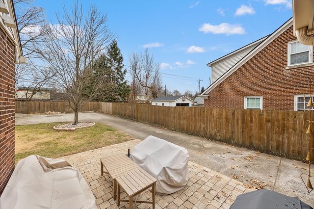 428 Henry Clay Boulevard, Lexington, KY 40502