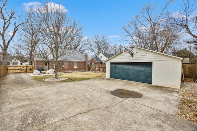 428 Henry Clay Boulevard, Lexington, KY 40502