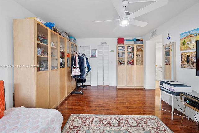 1000 Parkview Drive 220, Hallandale Beach, FL 33009