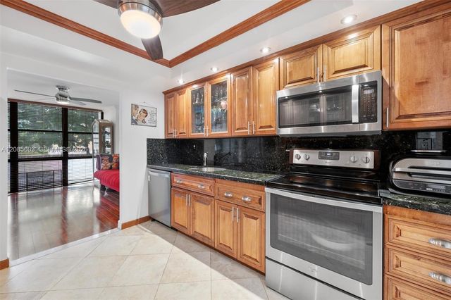 1000 Parkview Drive 220, Hallandale Beach, FL 33009