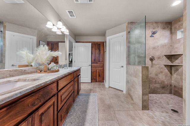197 CIBOLO RIDGE DR, La Vernia, TX 78121