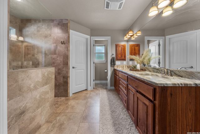197 CIBOLO RIDGE DR, La Vernia, TX 78121