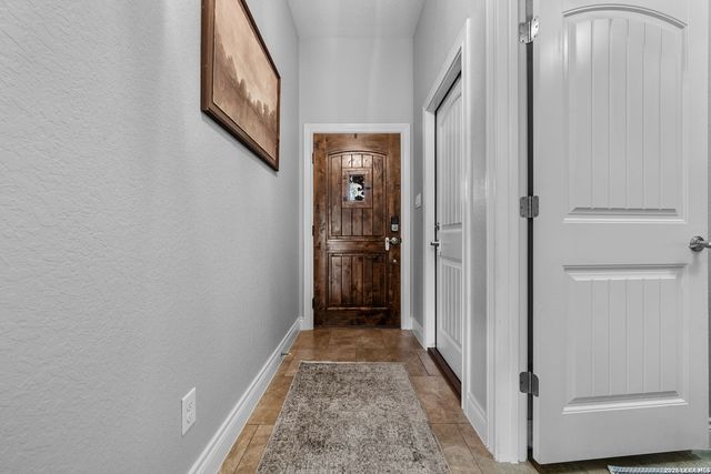 197 CIBOLO RIDGE DR, La Vernia, TX 78121