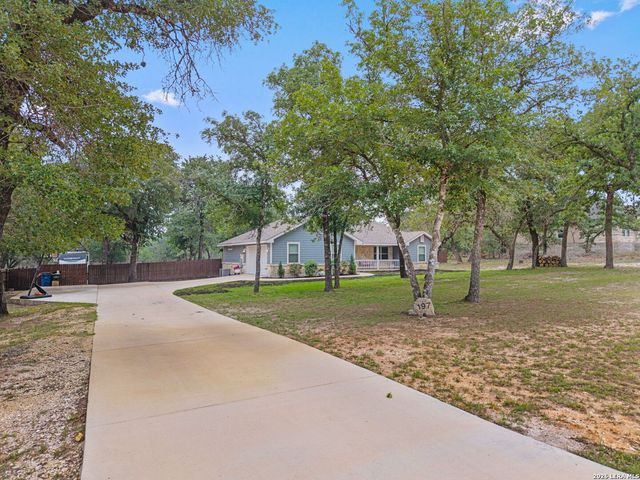 197 CIBOLO RIDGE DR, La Vernia, TX 78121