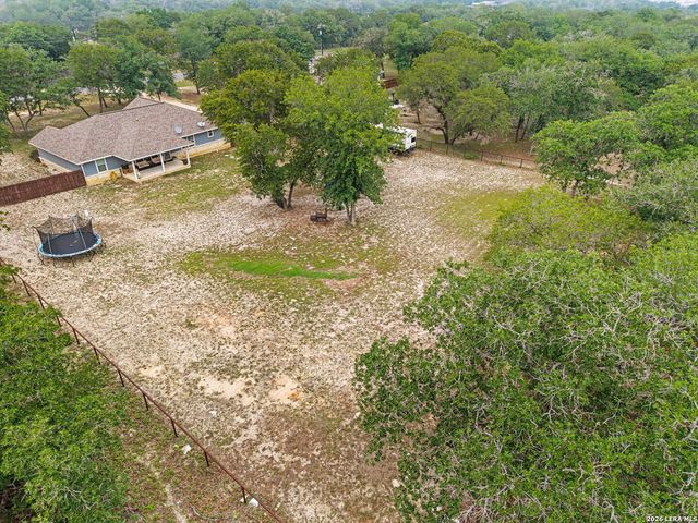 197 CIBOLO RIDGE DR, La Vernia, TX 78121