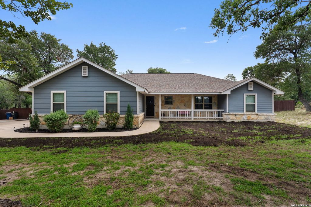 197 CIBOLO RIDGE DR, La Vernia, TX 78121