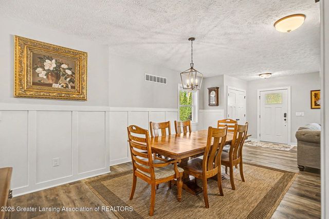 211 Russell Street, Grand Ledge, MI 48837