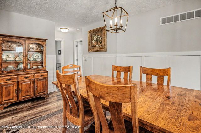 211 Russell Street, Grand Ledge, MI 48837