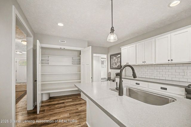 211 Russell Street, Grand Ledge, MI 48837