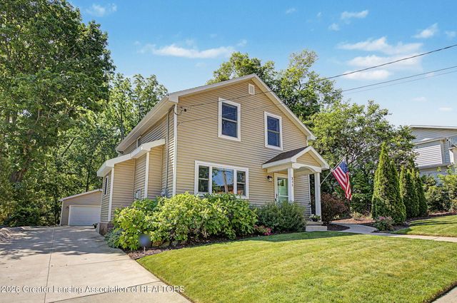 211 Russell Street, Grand Ledge, MI 48837
