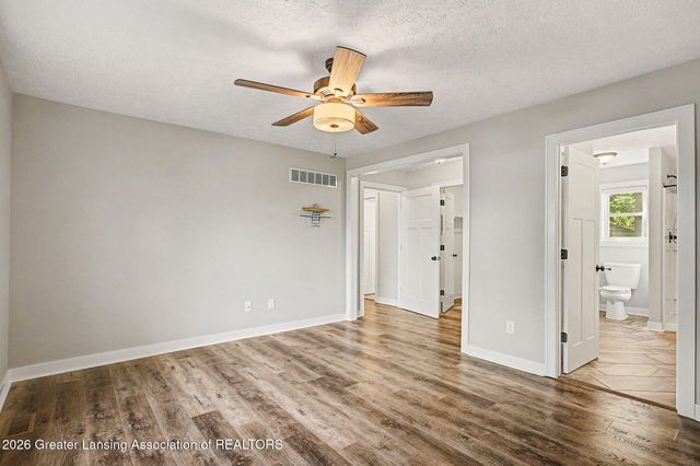 211 Russell Street, Grand Ledge, MI 48837