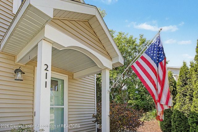 211 Russell Street, Grand Ledge, MI 48837