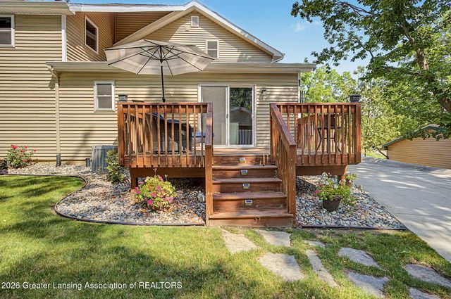 211 Russell Street, Grand Ledge, MI 48837