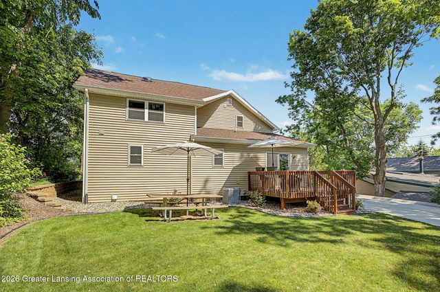 211 Russell Street, Grand Ledge, MI 48837