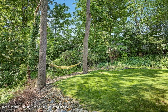 211 Russell Street, Grand Ledge, MI 48837