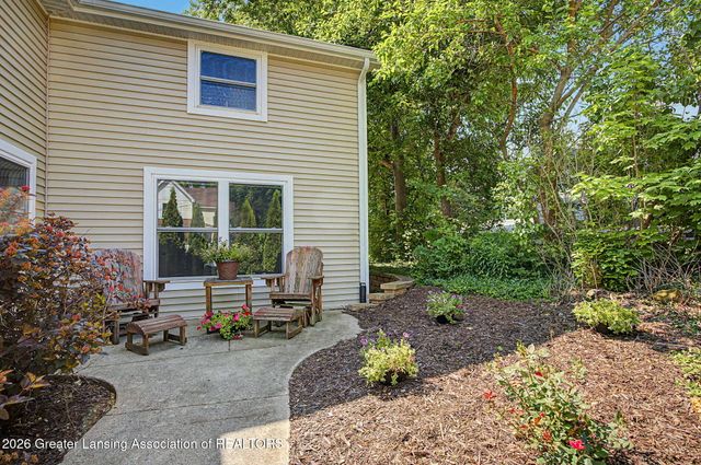 211 Russell Street, Grand Ledge, MI 48837