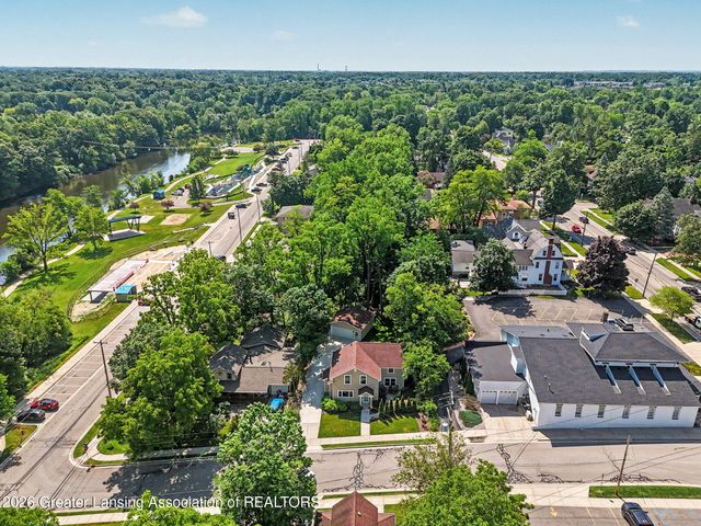 211 Russell Street, Grand Ledge, MI 48837