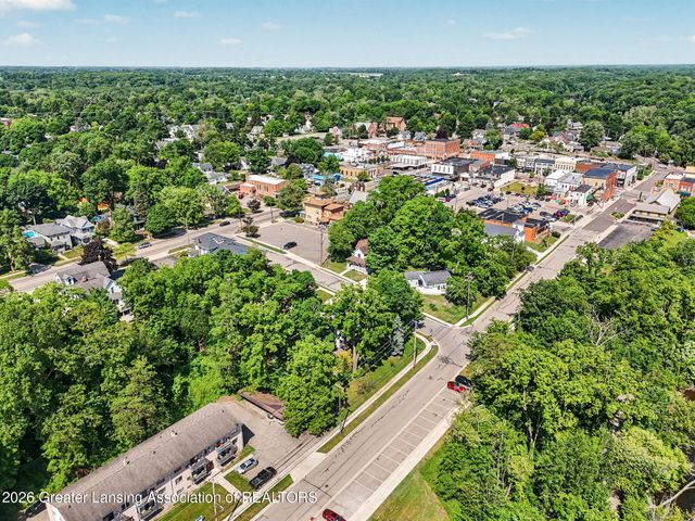 211 Russell Street, Grand Ledge, MI 48837