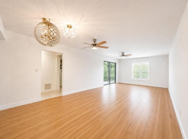 5570 Tamberlane Circle 331, Palm Beach Gardens, FL 33418