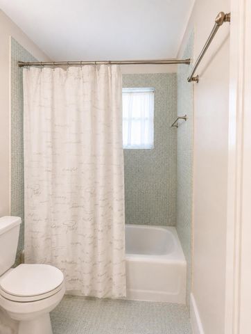 5570 Tamberlane Circle 331, Palm Beach Gardens, FL 33418