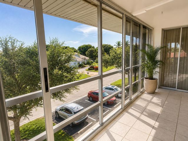 5570 Tamberlane Circle 331, Palm Beach Gardens, FL 33418
