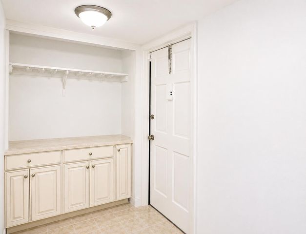 5570 Tamberlane Circle 331, Palm Beach Gardens, FL 33418