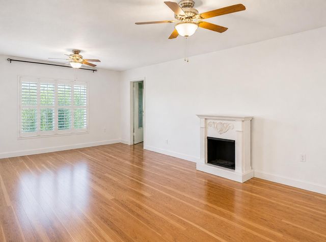 5570 Tamberlane Circle 331, Palm Beach Gardens, FL 33418