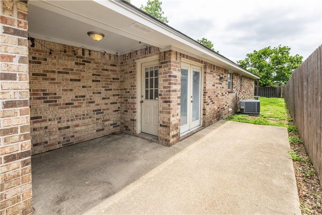826 Azalea Court, College Station, TX 77840