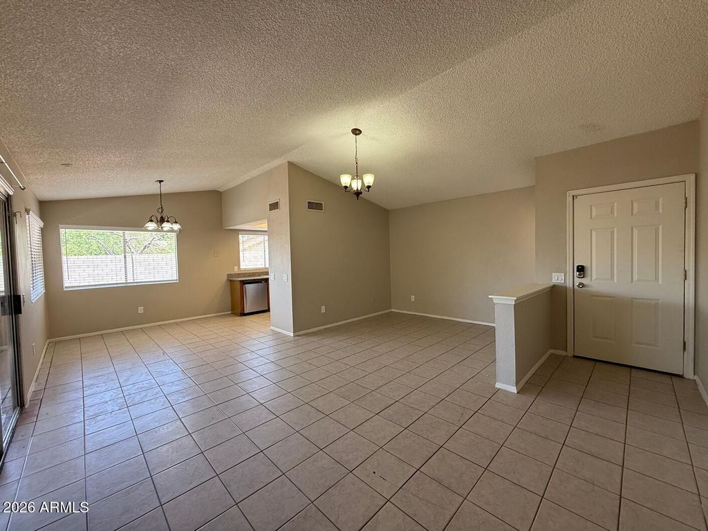 6910 W STATE Avenue, Glendale, AZ 85303 — photo 2