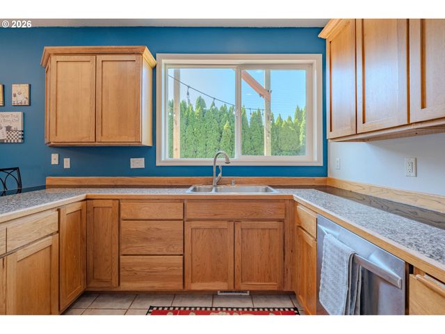 2902 Nw 18TH Ave, Camas, WA 98607