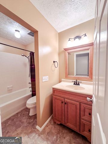 564 W Oglethorpe Avenue, Lyons, GA 30436