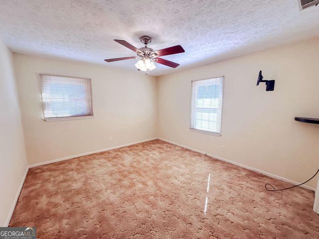564 W Oglethorpe Avenue, Lyons, GA 30436