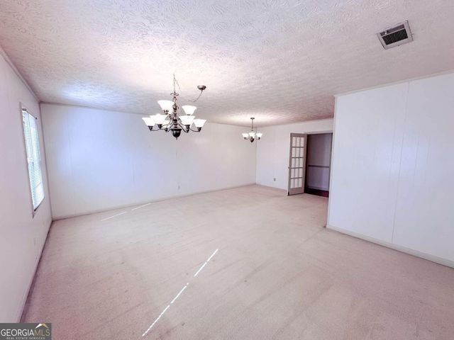 564 W Oglethorpe Avenue, Lyons, GA 30436