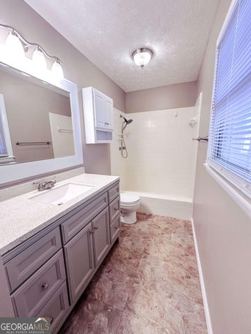 564 W Oglethorpe Avenue, Lyons, GA 30436