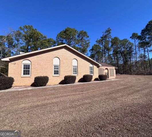 564 W Oglethorpe Avenue, Lyons, GA 30436