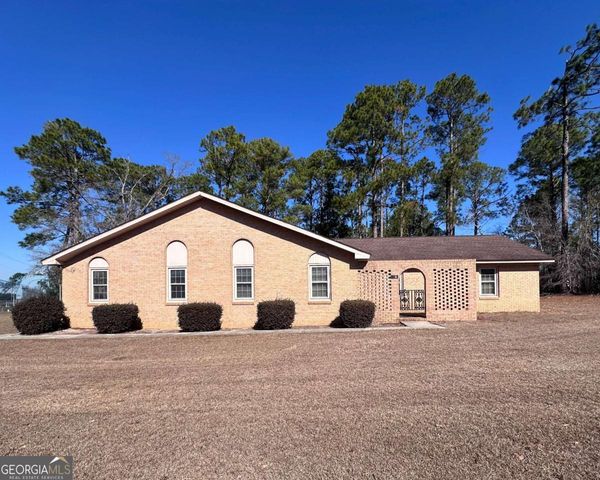 564 W Oglethorpe Avenue, Lyons, GA 30436