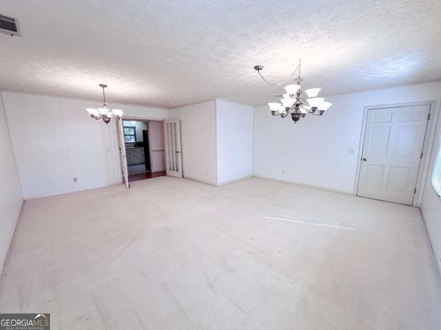 564 W Oglethorpe Avenue, Lyons, GA 30436