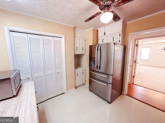 564 W Oglethorpe Avenue, Lyons, GA 30436