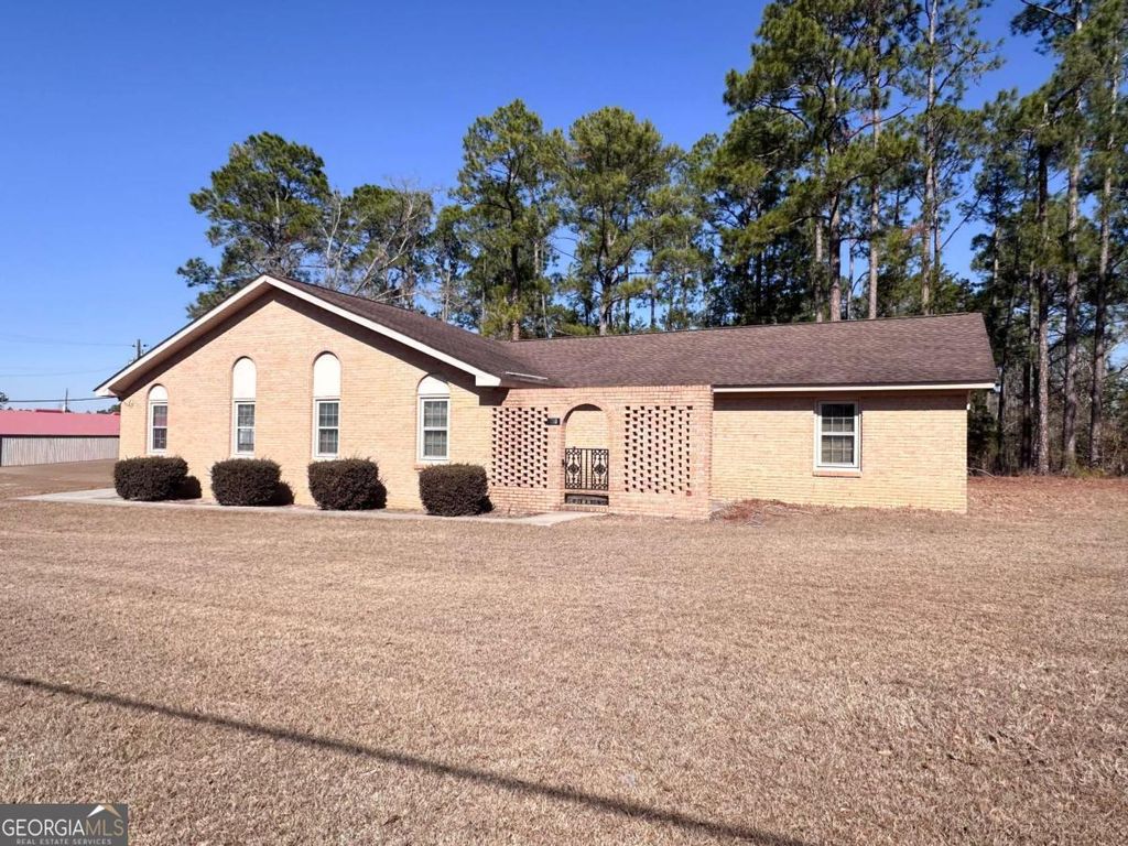 564 W Oglethorpe Avenue, Lyons, GA 30436