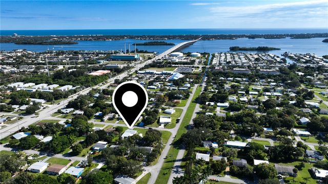 1621 5th Avenue, Vero Beach, FL 32960