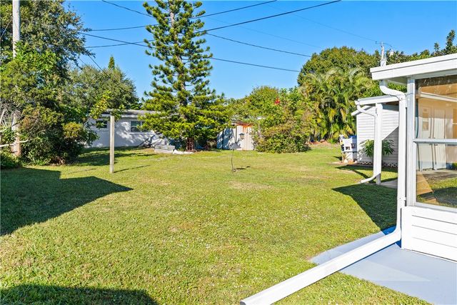 1621 5th Avenue, Vero Beach, FL 32960